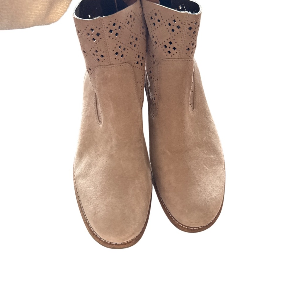 Cole Haan Jayne beige‎ leather/suede cutout booties - Picture 3 of 7